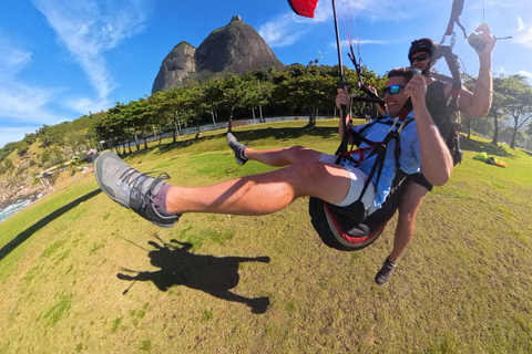 Rio de Janeiro : Paragliding Tandem Flights over Rio