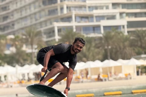 Dubai: E Foil Experience at Five Palm