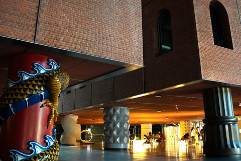 Alhóndiga de Bilbao: Art explained by Artists English Tour