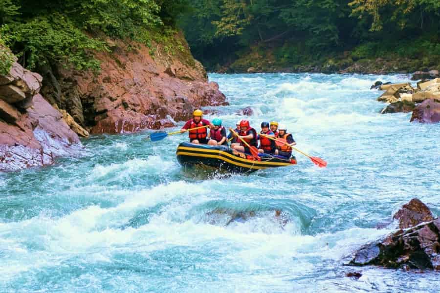 Einsteigerfreundliches Rafting-Abenteuer auf dem Trishuli-Fluss. Foto: GetYourGuide Einsteigerfreundliches Rafting-Abenteuer auf dem Trishuli-Fluss. Foto: GetYourGuide