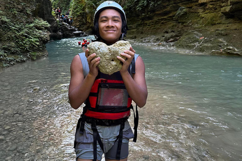 Cebu: Aventura de canyoning nas cataratas de Kawasan com transferes