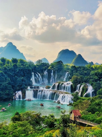 Nanning: 5-Day Guangxi Tour with Waterfalls and Grand Canyon