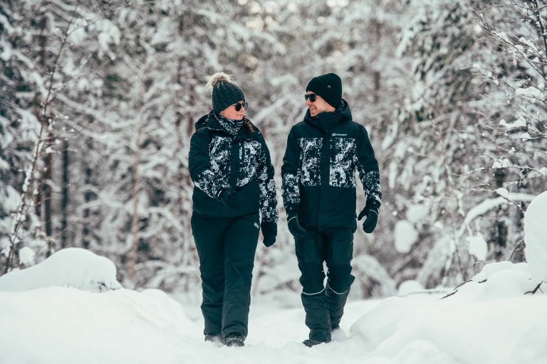 Rovaniemi: Alquiler de ropa de invierno con botas de nieve y guantesRovaniemi: Alquiler de ropa de invierno para un día