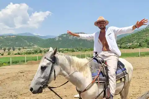 Përmet: incredibile esperienza di equitazione al Vjosa NP