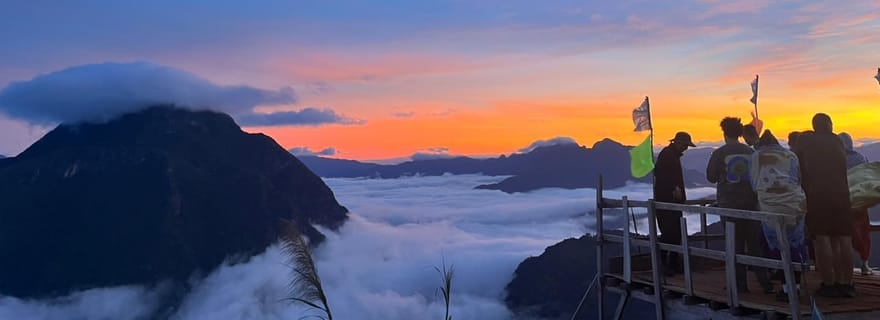 Nong Khiaw : Camping sur la montagne Phakao, lever et coucher du soleil