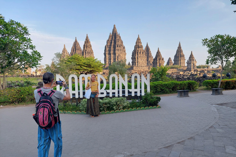 Yogyakarta: Rondleiding door de Prambanan Tempel en Gouden Zonsondergang