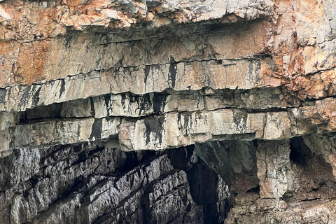 Paraíso Azul: recorrido en barco por la cueva Azul y la bahía de Kotor