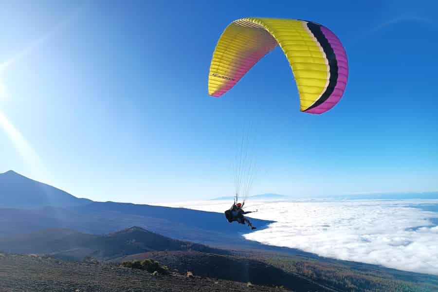 Gleitschirmfliegen ab Puerto de la Cruz oder Teide-Nationalpark. Foto: GetYourGuide Gleitschirmfliegen ab Puerto de la Cruz oder Teide-Nationalpark. Foto: GetYourGuide