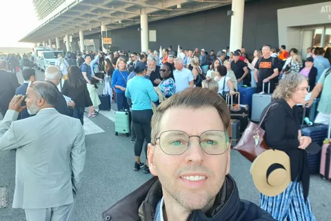 Civitavecchia: Private Shuttle 1-8 People From Civitavecchia Port to FCO.