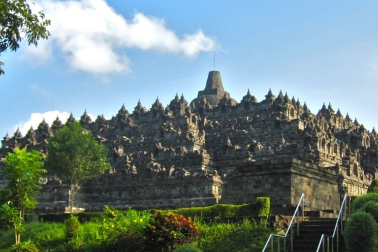 Borobudur &amp; Prambanan: TagestourPrivate Tour: Prambanan &amp; Borobudur with Pickup &amp; Drop-off