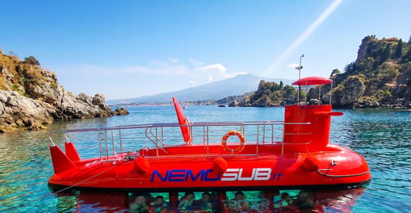 Ortigia: Panoramic tour by semi-submarine along the coast of Syracuse