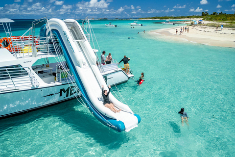 Fajardo: Crucero de snorkel por Cayo Icacos con tobogán y almuerzo