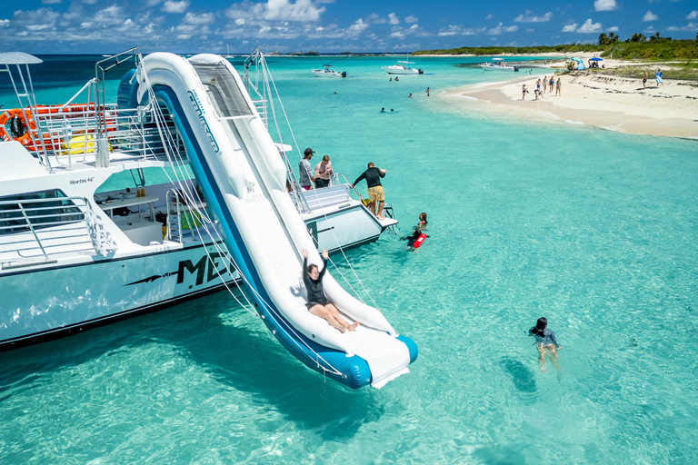 Fajardo: Crucero de snorkel por Cayo Icacos con tobogán y almuerzo