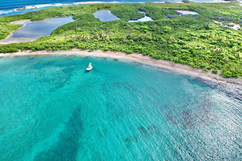 Icacos or Palomino: Luxury Yacht Tour. Snorkeling and Lunch