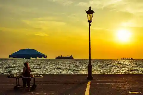 Tesalónica: tour nocturno privado personalizado con guía local