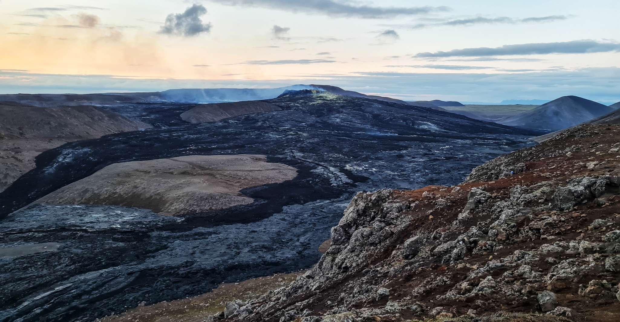 From Reykjavík, Litla Hrút Volcano Hike with Geologist - Housity