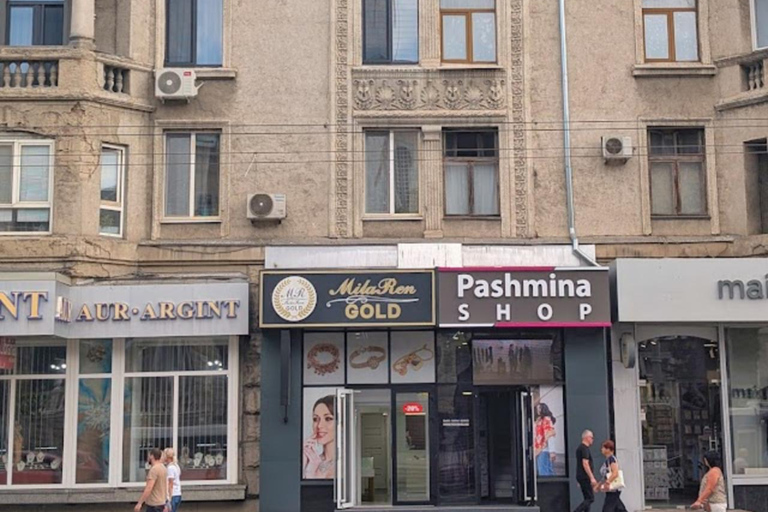 Chisinau: Private City Walking/shopping Tour