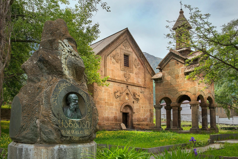 Szczyty i doliny Kazbegi - podróż przez cuda natury