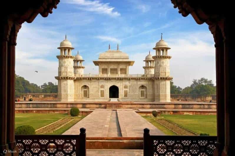 Agra: Baby Taj and Mehtab Bagh Sunset Viewpoint Tour