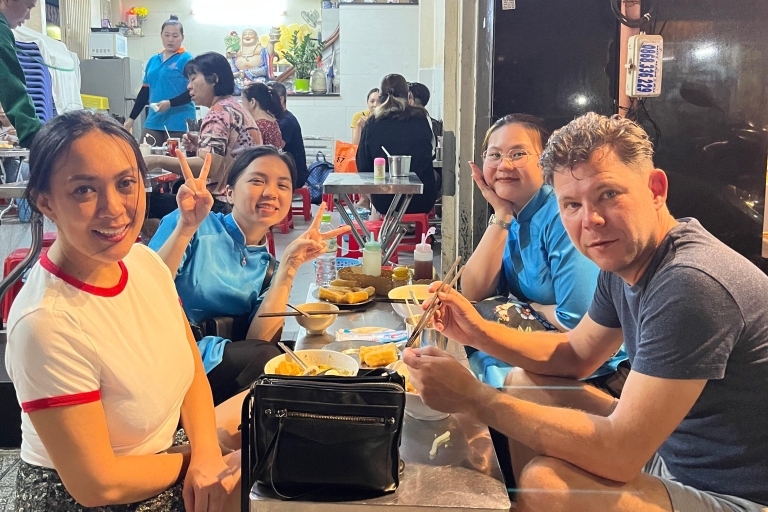 Ho Chi Minh City: wycieczka wegańska na skuterzePrywatna wycieczka po wegańskim jedzeniu z odbiorem