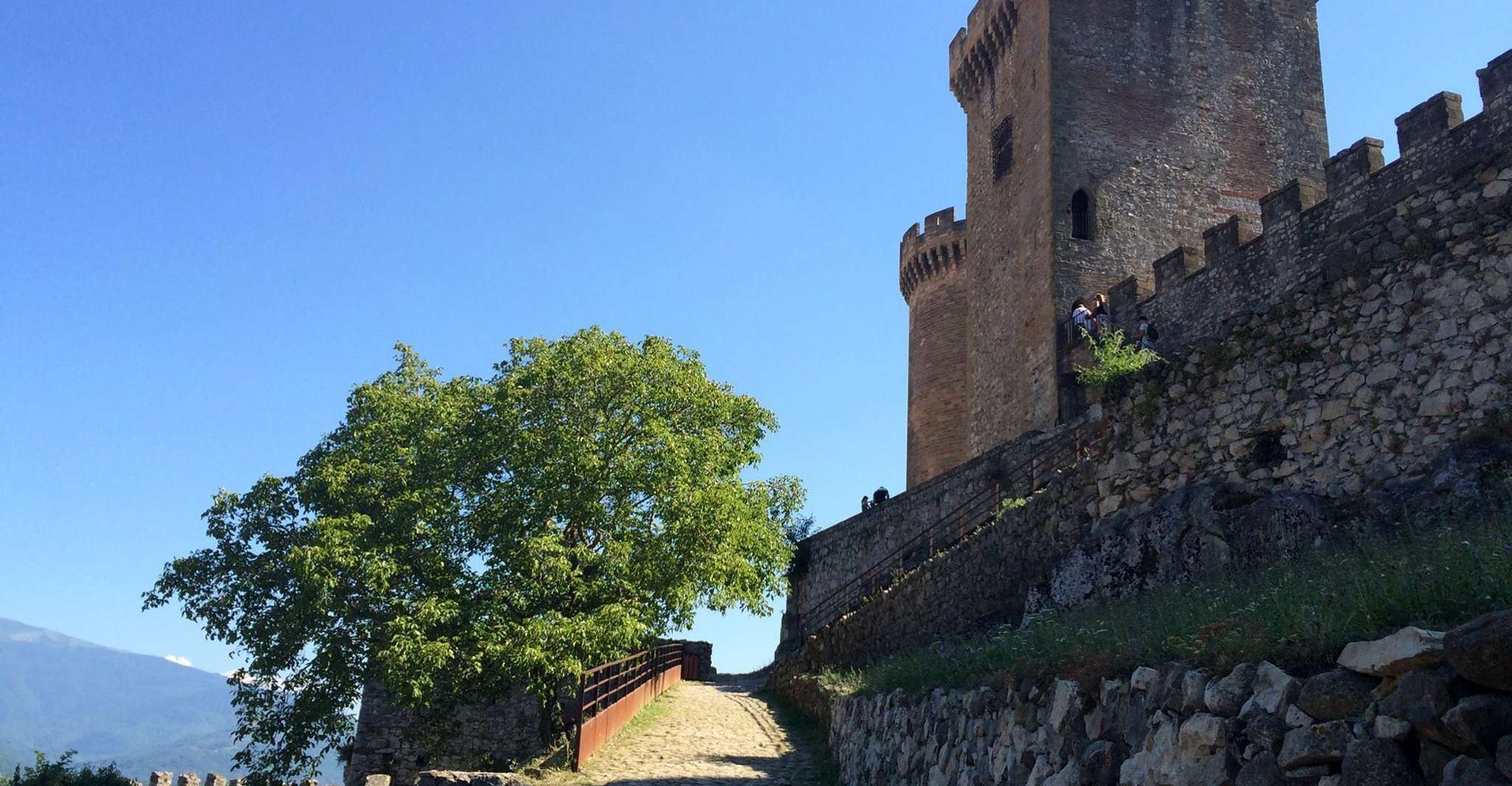 Mirapoix, visita guiada a los castillos de Montségur & Camon - Hizvo