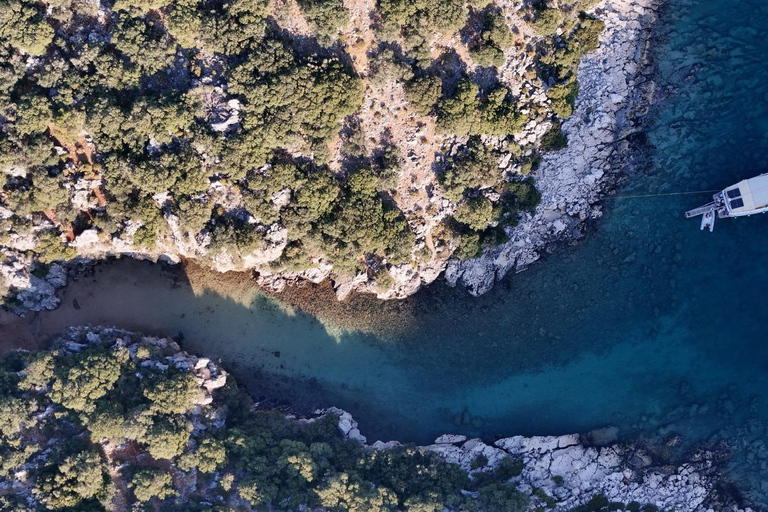 From Kaş: Kekova Boat Tour with Lunch and Swimming Stops