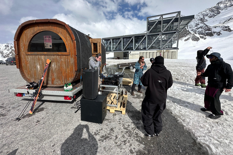 Mobile & Exclusive Snowsports Adventure with Sauna & Camper