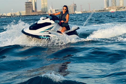Abu Dhabi: Jet Ski Experience at Radisson Blu 60MIN: Guided Jet Ski Experience at Radisson Blu Abu Dhabi