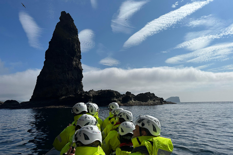 Faroe Islands: RIB Boat Tour to Klæmintsgjógv Sea Cave