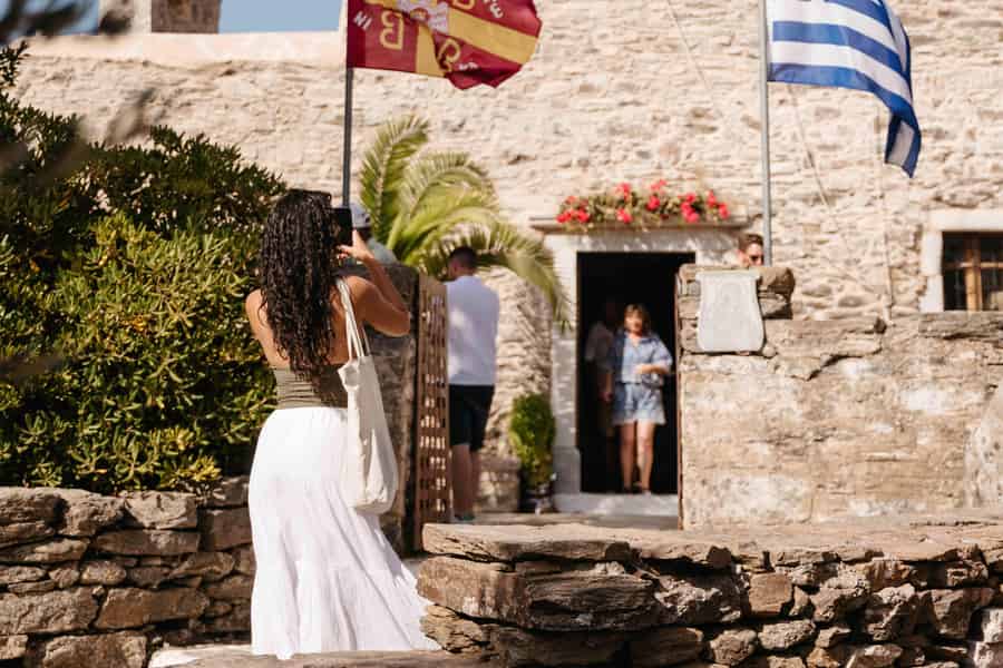 Naxos: Halbtagestour mit Guide für Geschichte und Kultur Sightseeing Tour. Foto: GetYourGuide Naxos: Halbtagestour mit Guide für Geschichte und Kultur Sightseeing Tour. Foto: GetYourGuide
