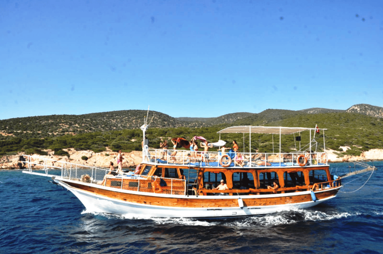 Bodrum Bootstour mit Mittagessen: Strände und Inseln