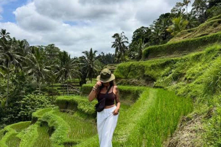 East Bali Group tour: Gate of Heaven, Tirta Gangga & Ubud