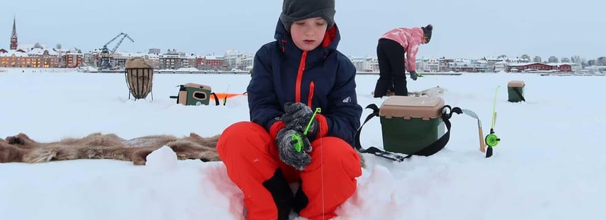 Lulea : excursion de pêche sur glace au cœur de la ville avec un guide