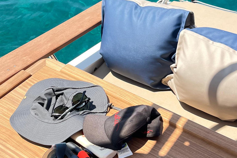 Marseille: Half-Day Boat Tour to the Calanques National Park Marseille: Half-Day Boat Tour to the Calanques National Park