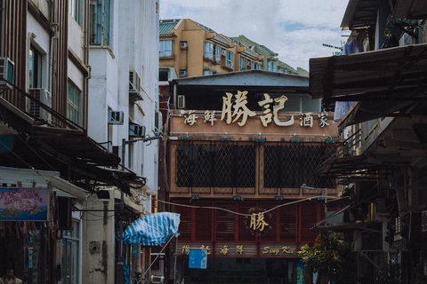 Hong Kong: Sai Kung Geopark Private Boat Tour & Pickup