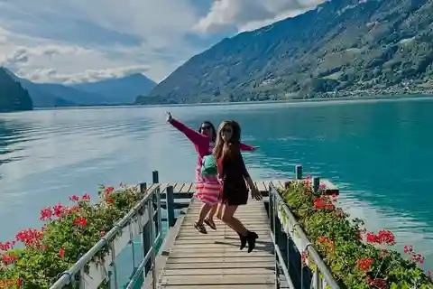 Interlaken: Boat Trip to Giessbach Falls & hike to Iseltwald