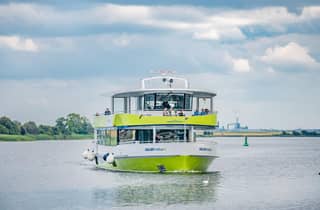 Wismar: Elektrische Bootstour an der Walinsel vorbei mit Zwischenstopp auf Poel