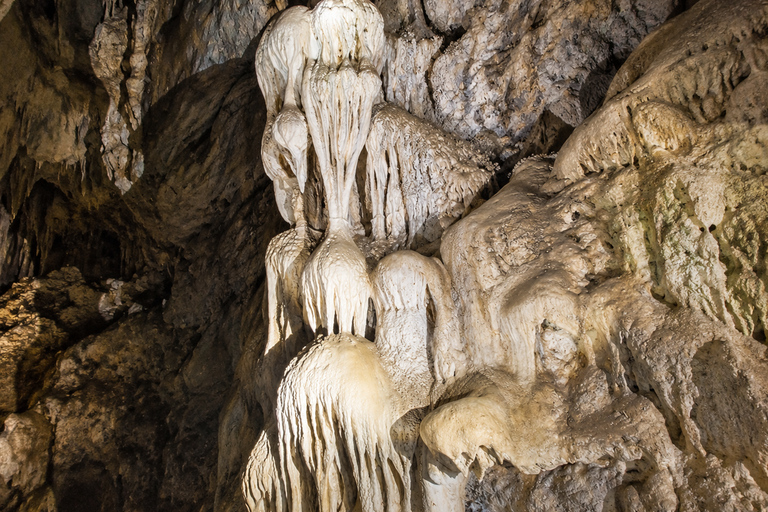 Labuan Bajo: 7-Stop Tour to Rangko Cave, Melo & Night Market