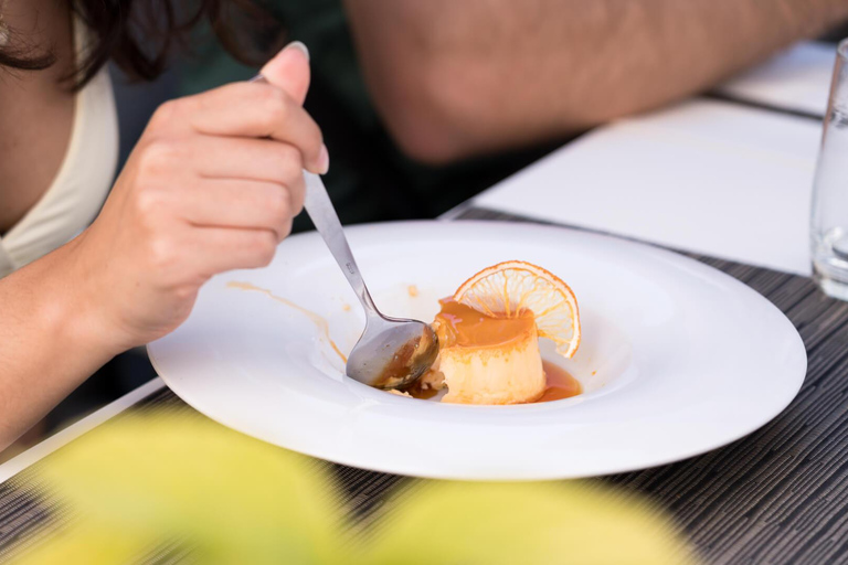 Dubrovnik Food Tour: Local Dishes & City Stories Tour in Spanish