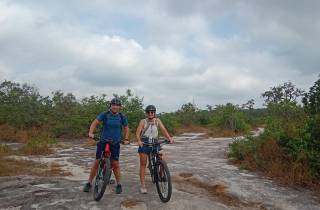 Siem Reap: Kulen Mountain E-Bike Tour mit Mittagessen