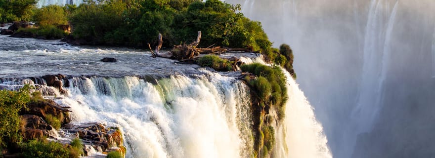 Chutes d'Iguazu : Argentine et Brésil au coucher du soleil le même jour
