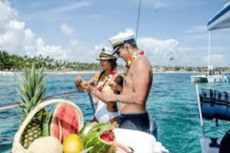 Punta Cana: Partyboot + Snorkelen Muziek Drinken Fruit