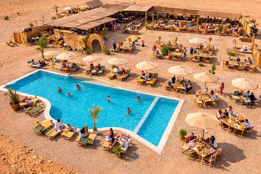 Agafay-Wüste: Quadfahren, Kamelreiten, Mittagessen & Pool. Foto: GetYourGuide