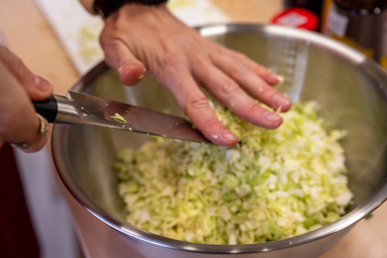 Osaka : Cours de cuisine et dégustation de saké avec visite du marché local