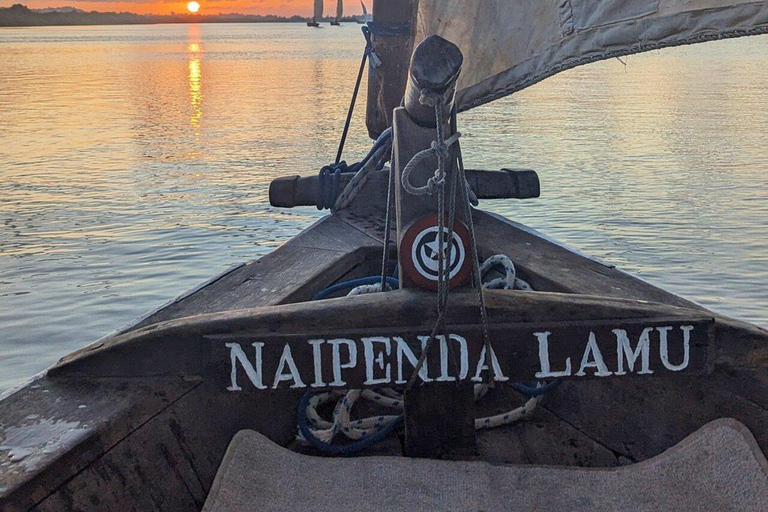 Lamu: Island Walking Tour and Dhow Cruise