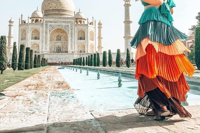 Skip The Line Taj Mahal & Agra Guided Tour With Transfer Guide & car in Agra