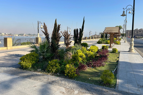 Luxor: Historic Corniche Walking Experience with Refreshment