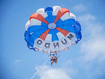 Dénia: Paseo en Barco y Experiencia en Parasailing con Opción Puesta de Sol