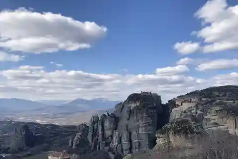 Delphi & Meteora 2-Day Private tour with great Lunch&Drinks