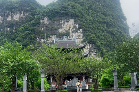Ninh Binh: Hoa Lu, Tam Coc, Fietsen Groepstour vanuit Hanoi